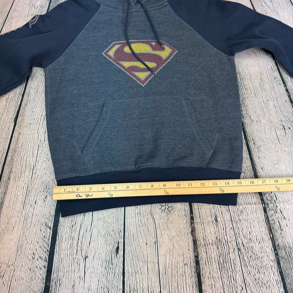 DC Supergirl Jerry Leigh Vtg Y2K 2005 Navy & Gray Graphic Logo Hoodie Size Small - Picture 8 of 12